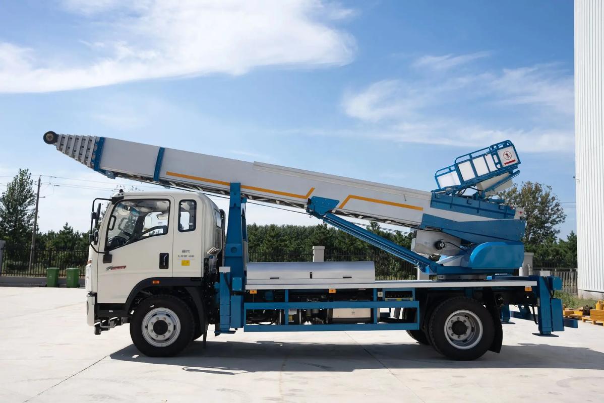 九真镇云梯上料车租赁费用