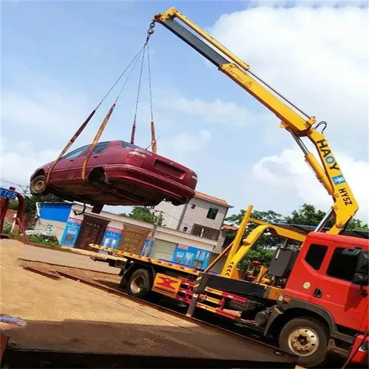 九真镇吊车吊汽车的正确方法